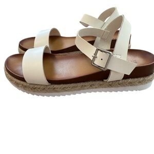 Brand New! Dream Pairs White Espadrille Platform Sandals. Adjustable Buckle.